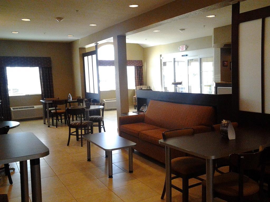 Microtel Inn & Suites Cotulla Eksteriør billede