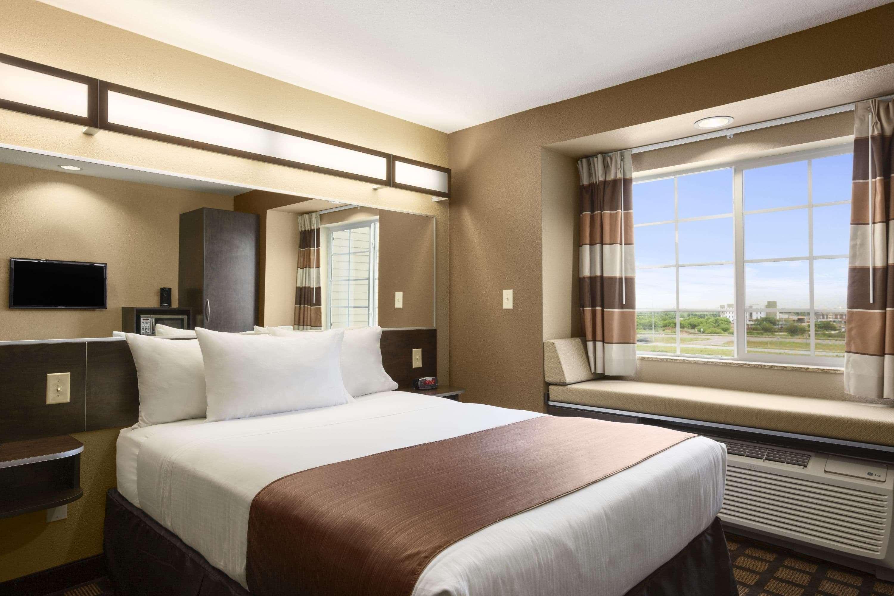 Microtel Inn & Suites Cotulla Eksteriør billede